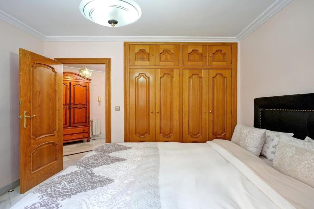 Granada Piso En Calle Arabial 117 Junto A El Corte Ingles Esterno foto